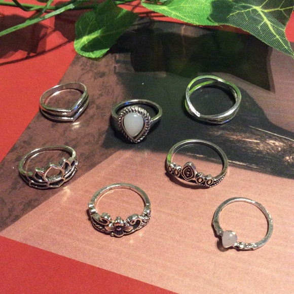 🌸 NEW 7PC: SILVER LOTUS MOONSTONE MIDI RING SET - Picture 2 of 8
